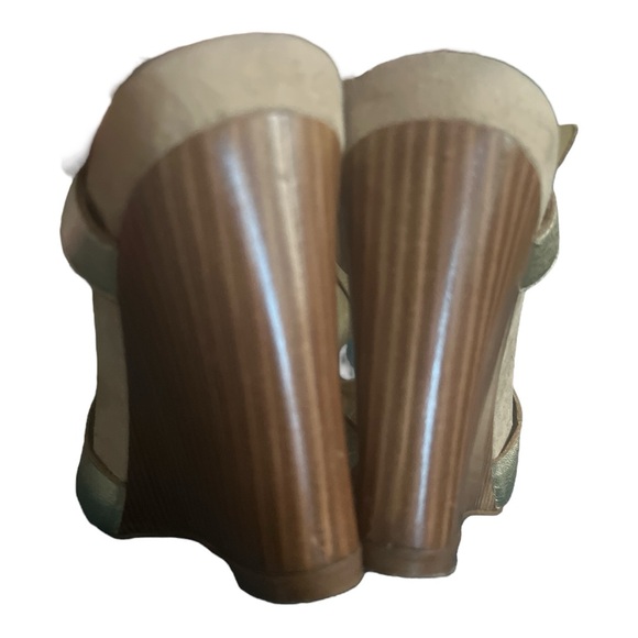 Nine West Gold Criss-Cross Sandals Size 10 - Picture 4 of 7